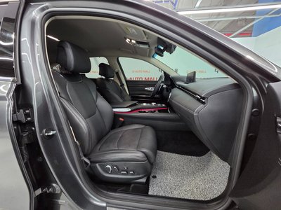 2022 Genesis GV70 — миниатюра 14