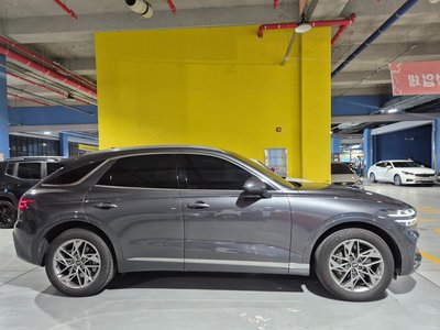 صورة 2 لـ 2022 Genesis GV70
