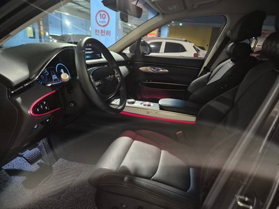 صورة 6 لـ 2022 Genesis GV70