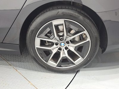 صورة 8 لـ 2025 BMW 5 SERIES