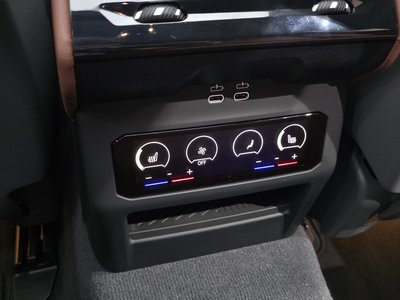 2025 BMW 5 SERIES thumbnail 25