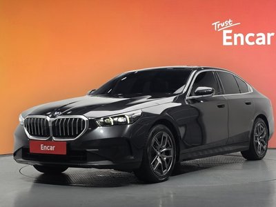 صورة 1 لـ 2025 BMW 5 SERIES