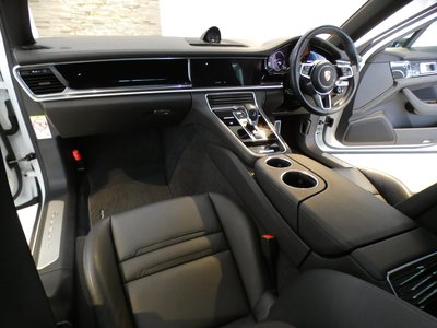 PORSCHE PANAMERA - 7