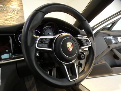 PORSCHE PANAMERA - 8