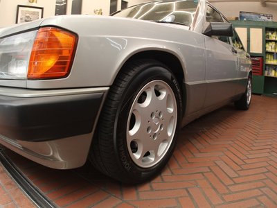 1990 Mercedes-BENZ 190 缩略图 17