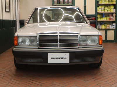 1990 Mercedes-BENZ 190 照片 2