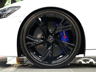 2021 AUDI RS6 AVANT photo 4