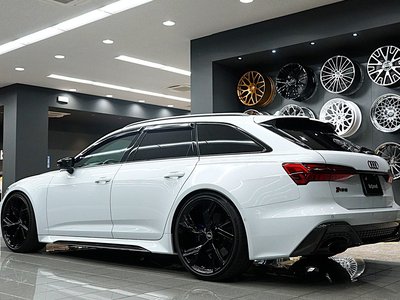 2021 AUDI RS6 AVANT photo 3
