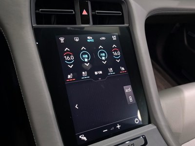 2020 Porsche TAYCAN — миниатюра 25