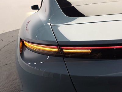 2020 Porsche TAYCAN — фото 10