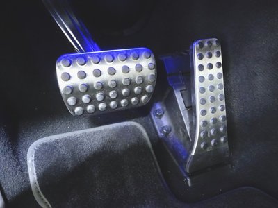 MERCEDES-BENZ EQS - 9