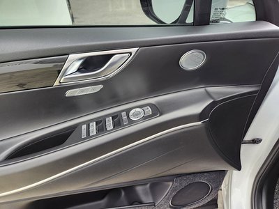 2021 Genesis GV80 — миниатюра 17
