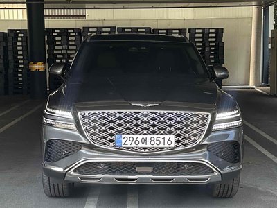 2025 Genesis GV80 photo 2