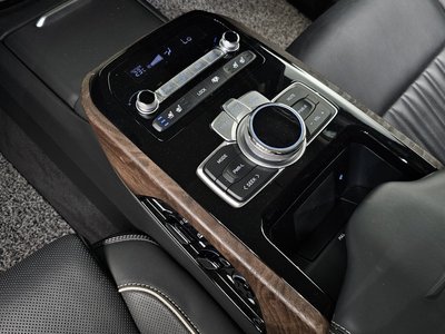 2019 Genesis G90 缩略图 19