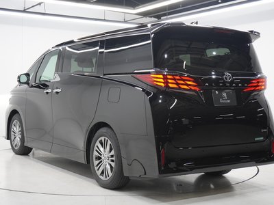 2026 Toyota ALPHARD — фото 7