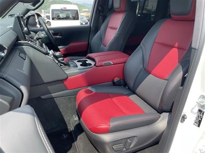 صورة مصغرة 26 لـ 2025 Toyota LAND CRUISER 300