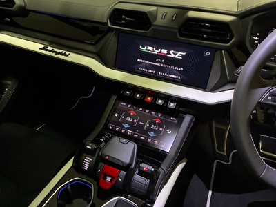 صورة 6 لـ 2026 Lamborghini URUS