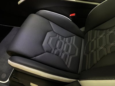 2026 Lamborghini URUS 缩略图 11