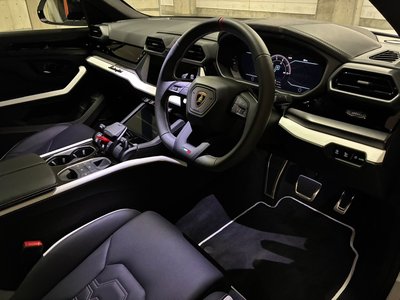 صورة 3 لـ 2026 Lamborghini URUS
