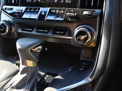 صورة مصغرة 42 لـ 2023 Lexus LX