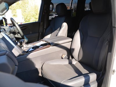 صورة مصغرة 33 لـ 2023 Lexus LX