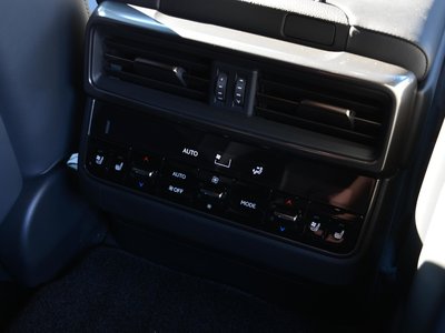 صورة مصغرة 56 لـ 2023 Lexus LX