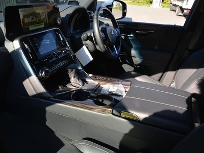 صورة مصغرة 35 لـ 2023 Lexus LX