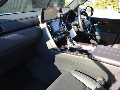صورة مصغرة 31 لـ 2023 Lexus LX