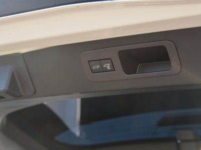 صورة مصغرة 63 لـ 2023 Lexus LX