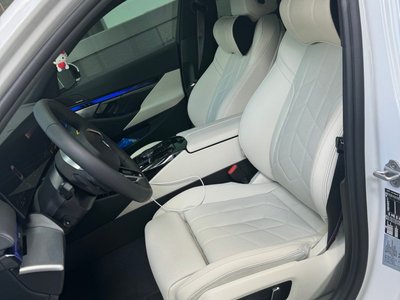 2025 BMW 5 SERIES 照片 7