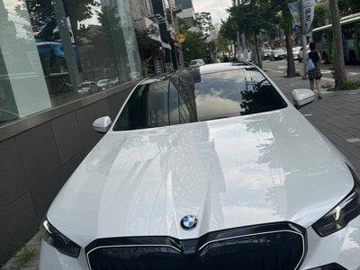 2025 BMW 5 SERIES 照片 4