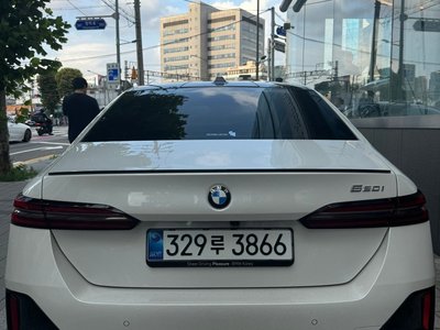 2025 BMW 5 SERIES 照片 3