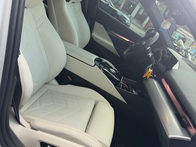 2025 BMW 5 SERIES 照片 6