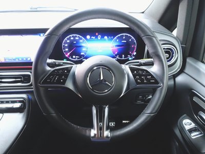 صورة مصغرة 13 لـ 2025 Mercedes-BENZ V-CLASS