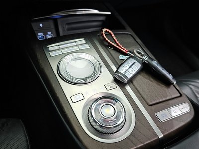 GENESIS G80 (RG3) - 9