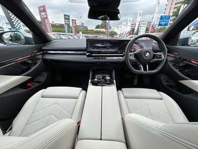 2026 BMW 5 SERIES 照片 4