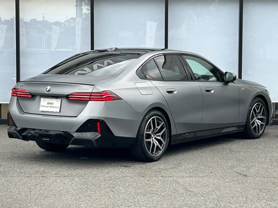 2026 BMW 5 SERIES 照片 2