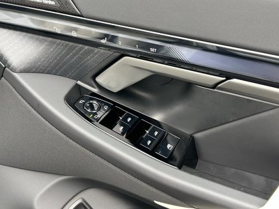 صورة مصغرة 30 لـ 2026 BMW 5 SERIES