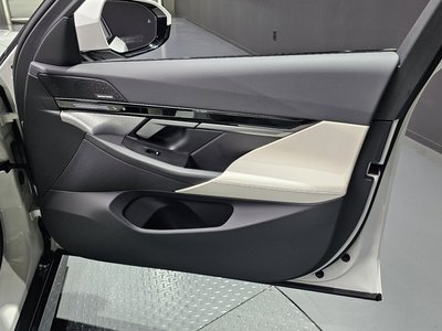 2024 BMW 5 SERIES — миниатюра 14
