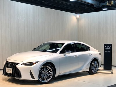 LEXUS IS