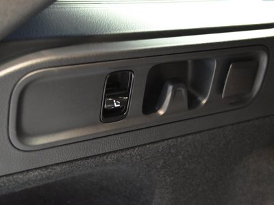 صورة مصغرة 30 لـ 2025 MERCEDES-BENZ C-CLASS