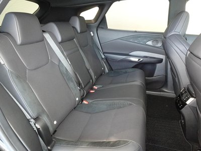 صورة 10 لـ 2023 Lexus RX