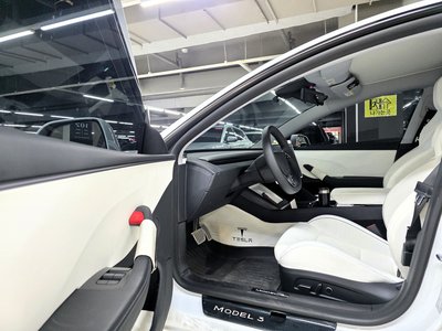 صورة 4 لـ 2025 Tesla MODEL 3