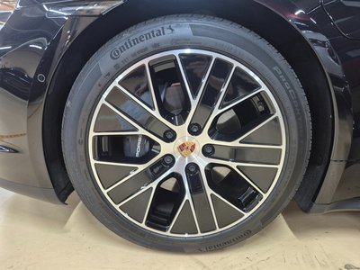 2025 Porsche TAYCAN 缩略图 18