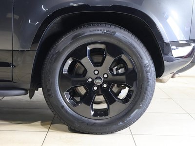 LAND ROVER DEFENDER - 9