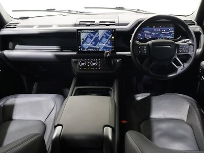 LAND ROVER DEFENDER - 4