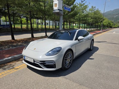 PORSCHE PANAMERA - 1