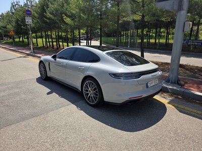 PORSCHE PANAMERA - 2