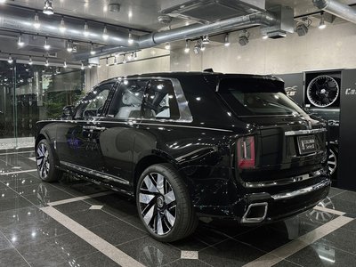 ROLLS-ROYCE CULLINAN - 4