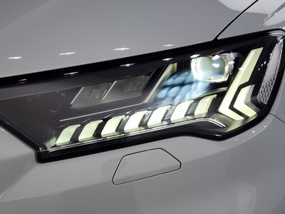صورة 9 لـ 2023 AUDI Q7